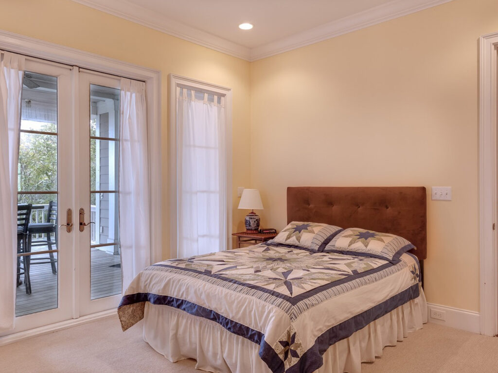 Elegant-Two-Story-bedroom