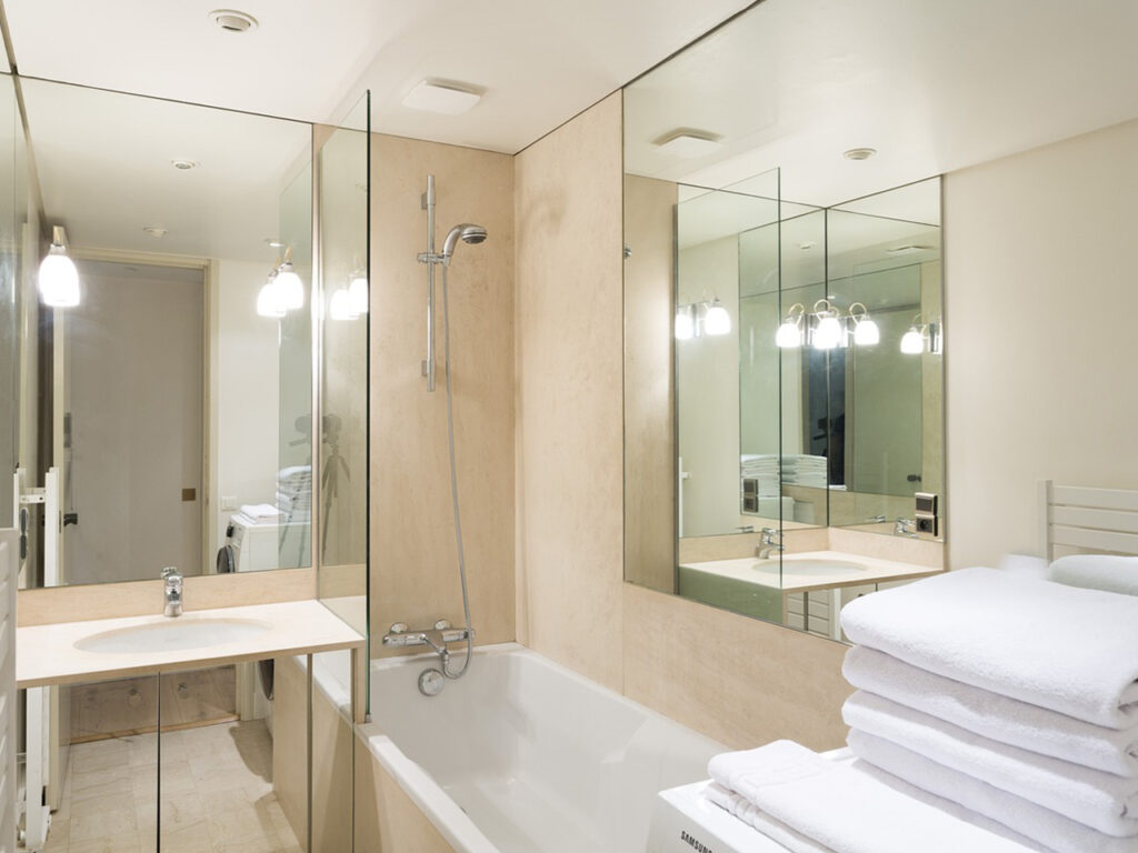 Luxury-Apartment1