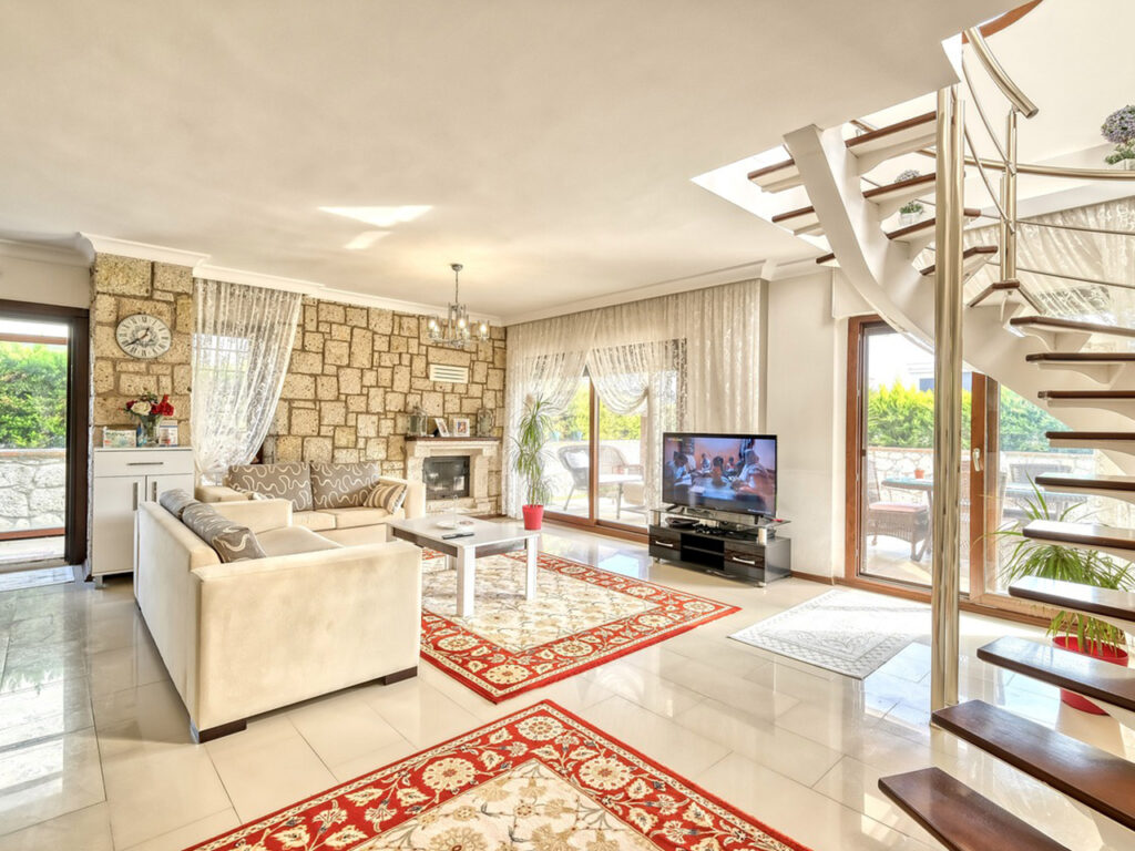 Luxury-Estate1